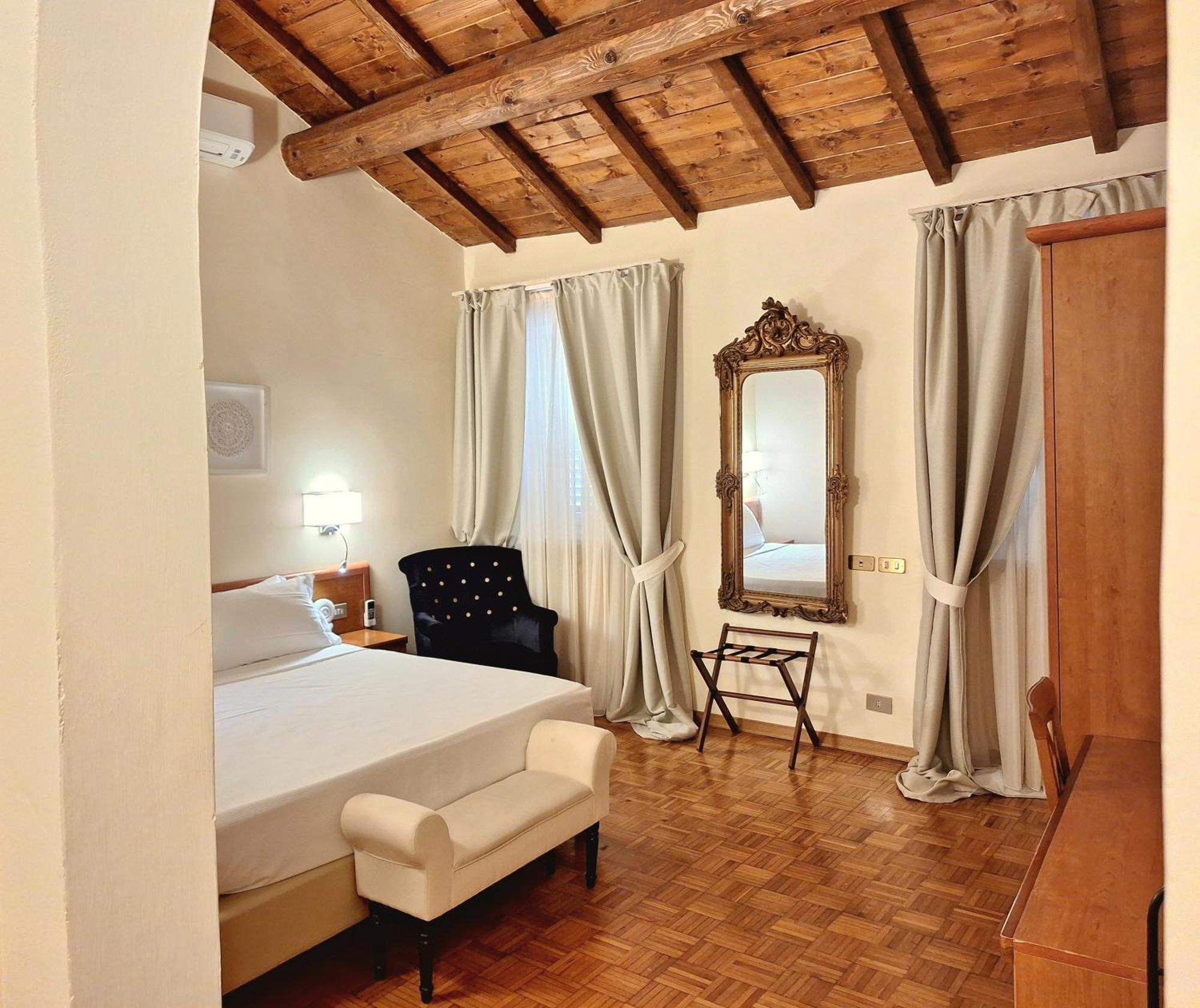 Hotel Lauri Macerata