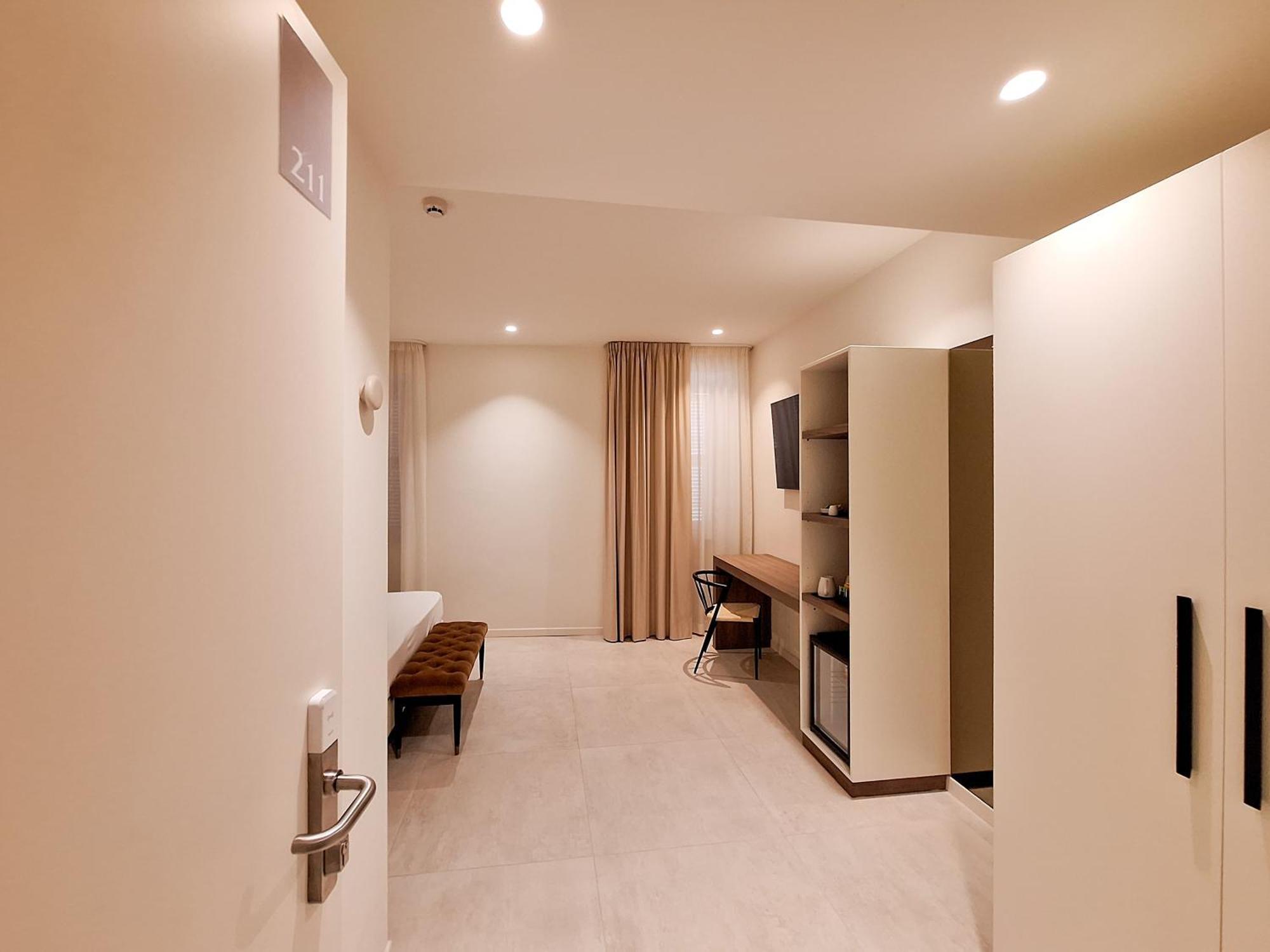 Lauri Hotel 3*